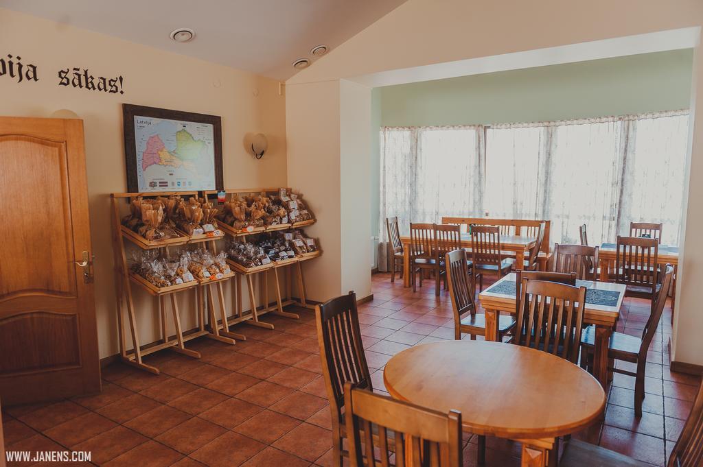 Rudzupukes Hotel Svente Екстериор снимка
